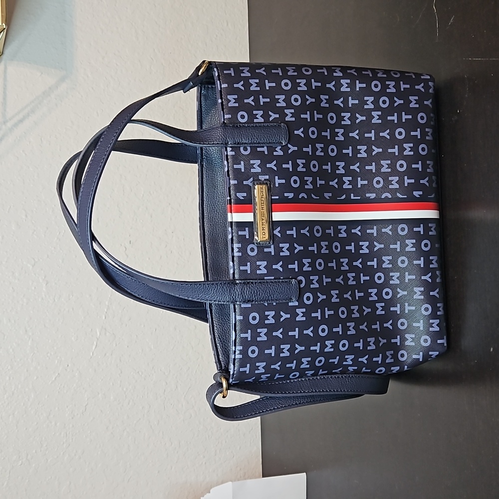 Tommy Hilfiger purse